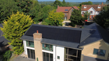 How long do solar panels last? Why output barely drops