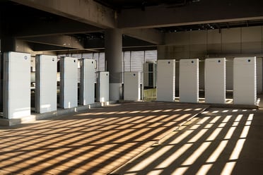 Tesla Powerwall 3 vs Sigenergy SigenStor – Everything You Need to Know