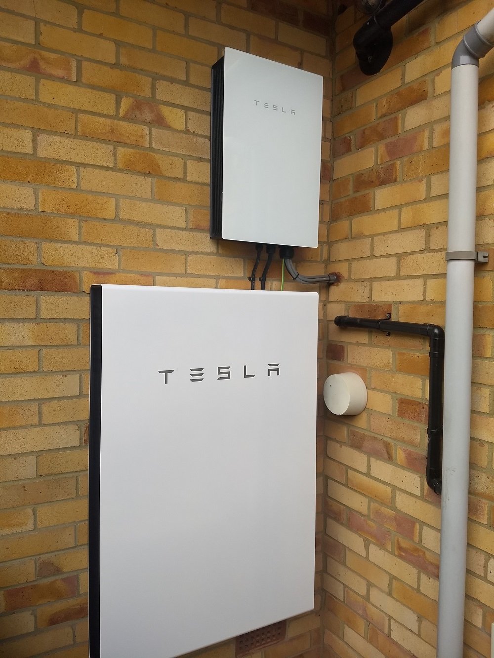Ascot - Tesla Powerwall 2 (13.5 kWh) (Aug '20)