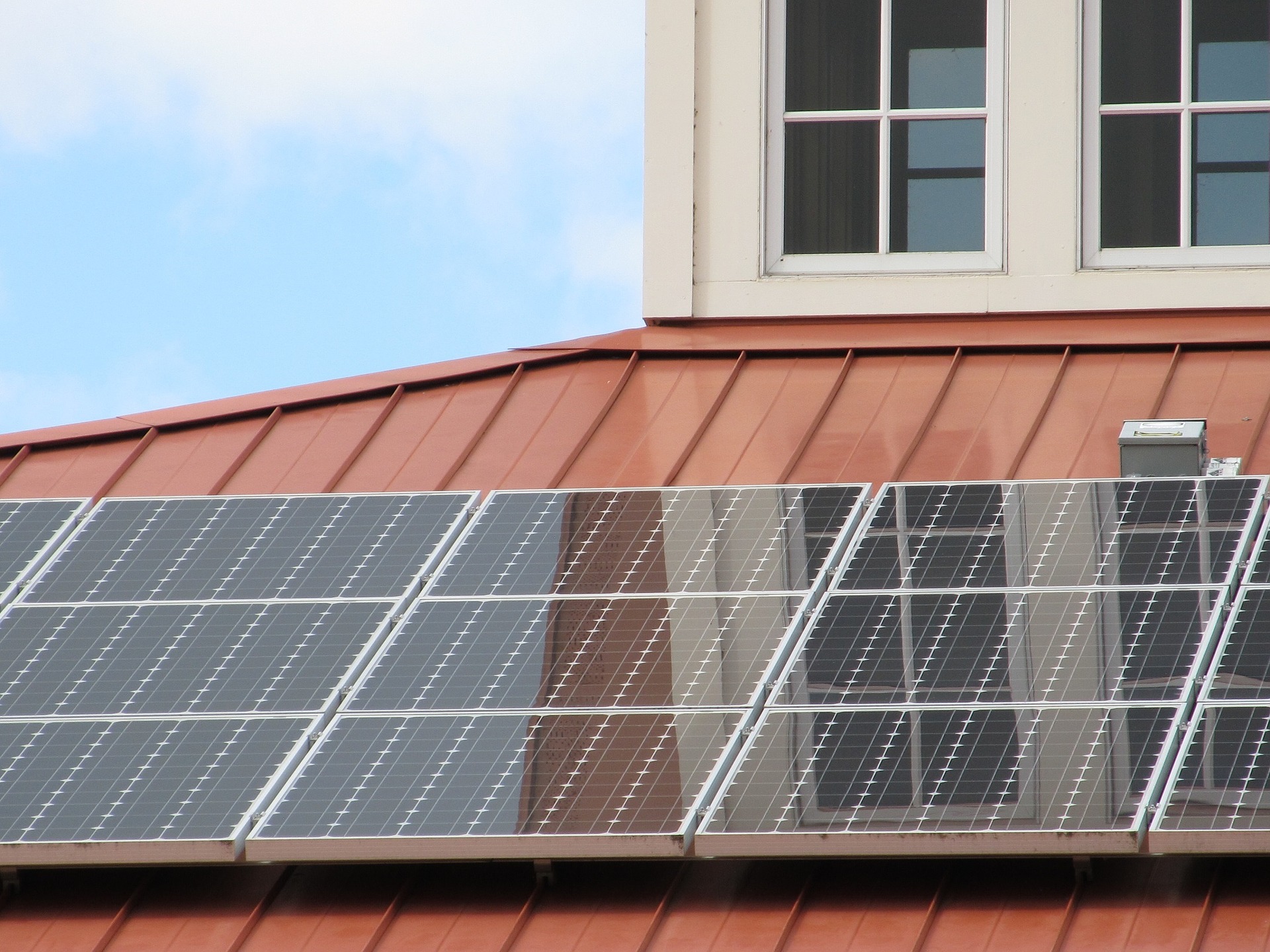 Solar Thermal vs Solar PV - What&rsquo;s the Difference?